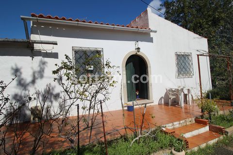 Farm in quiet rural area with country and sea views. Farm composed of detached villa and very spacious land with 1.8 hectares. The villa consists of a bedroom, living room, kitchen, a bathroom and a storage room, implemented on a plot of 1.8 hectares...