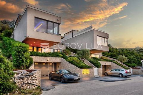 Korčula, Žrnovo, luxurious, exceptional, uniquely designed villa that covers 341 m2 with a beautiful open sea view. Built to the highest standards in accordance with all traditional and modern values. The exceptional and inspiring design of the villa...