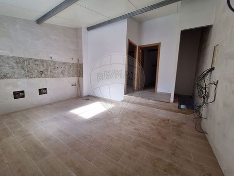 3 bedroom villa in Coruche, next to the Church of Santo António   If you are looking for the perfect combination of historic charm and modern comfort, this villa is the ideal choice. Located in the vicinity of the picturesque Church of Santo António,...