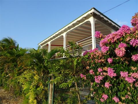 Dpt Guadeloupe (971), à vendre SAINT FRANCOIS propriete avec 4 appartements
