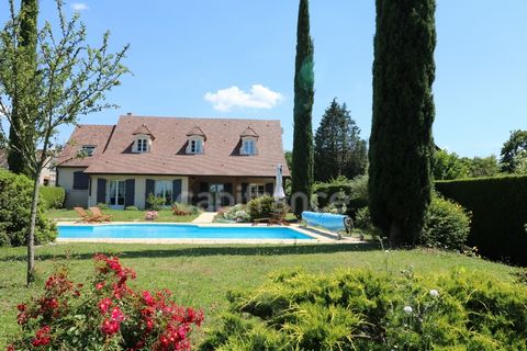 Dpt Saône et Loire (71), à vendre Proche de Chalon-Sur-Saône maison 10 pièces de 251 m² - Terrain de 1 980,00 m²