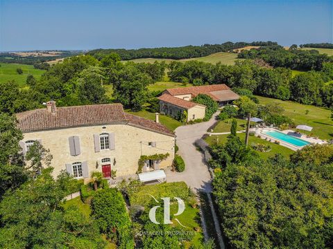 Summary Lomagne Properties offers this amazing country property set in a peaceful location, in the center of its own 26 hectares. Approached via a private drive, flanked by a pound parkland garden and meadows. The main house offers a comfortable thre...