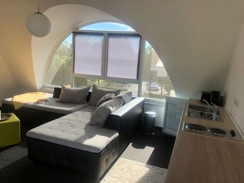 Stylish 2 room apartment for single occupancy with kitchenette and bathroom, as well as insane roof terrace (46 m2 ) with direct view of the Hercules in a quiet new development in close proximity to the Wilhelmshöhe train station. Separate entrance a...