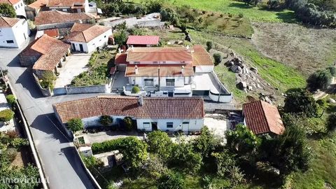 2 bedroom villa for sale in Carvoeiro Viana do Castelo. Small farm consisting of ground floor villa, with equipped and furnished kitchen, an annex next to the villa that allows you to increase the typology. Independent annex can serve as a garage and...