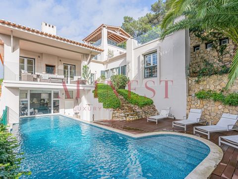 ARE YOU LOOKING FOR A VILLA WITH A GARDEN AND POOL IN ESTORIL? FOUND! COME AND MAKE THIS HOUSE YOUR HOME The areas of this house are distributed as follows: Ground floor with entrance hall (9m2), suite (13.32m2) with direct access to a terrace and st...