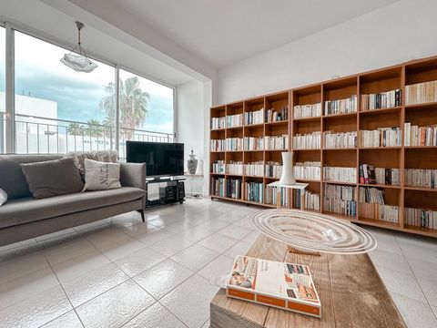 This apartment, located in the heart of the Old North, is a Tel Avivian's dream. With five rooms, a full bathroom, a guest toilet, and measuring 112m2 on the third floor with an elevator, it's perfectly situated within walking distance of Dizengoff S...