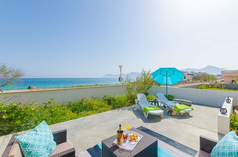Renovated in 2017, this beautiful chalet by the sea welcomes 5-6 people in Son Serra de Marina, in the north of Majorca. Spend an unforgettable beach holiday in this beautiful house located in a spectacular setting. Outside you can enjoy the sea bree...