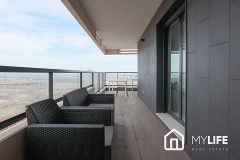 MYLIFE Real Estate présente cette fantastique propriété dans une ferme semi-neuve avec vue sur la mer située dans l'un des meilleurs quartiers de la ville, Diagonal Mar. description de la propriété La maison est située au huitième étage d'un immeuble...