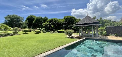 Eine außergewöhnliche Lage im Herzen von Mauritius Gönnen Sie sich einen raffinierten Lebensstil im Herzen von Mauritius mit dieser prächtigen Villa in einer exklusiven und ruhigen Umgebung. Die Villa wurde 2006 auf einem 3.203 m² großen Grundstück e...