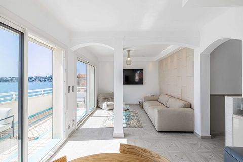 Checkmyguest bietet Ihnen dieses außergewöhnliche 57 m² große Apartment im Herzen von Antibes. Unser modernes, klimatisiertes Apartment bietet Platz für bis zu 4 Personen. Es verfügt über 2 Schlafzimmer, eine voll ausgestattete Küche und eine große T...