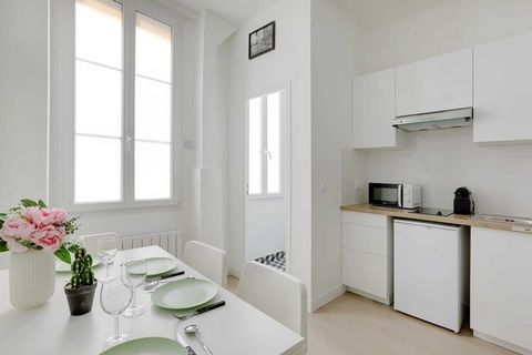 Checkmyguest vous propose ce charmant studio situé dans le quartier des Épinettes. Offrant un espace de vie confortable, ce logement est parfait pour séjourner à Paris. Situé à proximité du Musée de la Vie romantique, vous pourrez découvrir les tréso...