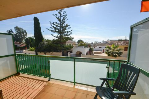 Apartment for sale in Eucalyptus, located on the second floor of a building with elevator. With 53 m² useful, this property is ideal for those looking for a home near the sea, just 2 minutes walk from the beach. Details of the apartment: - Kitchen-di...