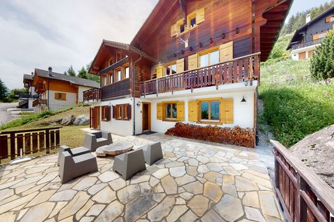 CHALET ARNOLD - LUXE & COSY Dormez dans ce chalet cosy et paisible avec vue imprenable sur les montagnes. Situé aux Collons en Suisse, il peut accueillir jusqu'à 12 personnes. WIFI - NESPRESSO - PARKING - CHEMINÉE - VUE SUR LES MONTAGNES ------------...