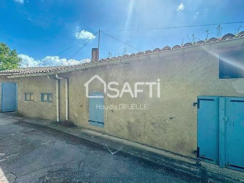 Dans un village à 10 minutes de Castelnaudary ,cette maison de village bénéficie d'un emplacement paisible et typique du Sud de la France. Laurac séduit par son atmosphère conviviale et son cadre préservé, offrant à ses habitants un véritable havre d...