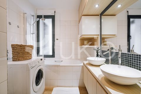 Magnificent renovated and furnished apartment on rue Georges Bernard Shaw, in the Eiffel Tower district. It's on the 4th floor with elevator, near the Bir-Hakeim, Dupleix and La Motte - Picquet Grenelle stations. The Eiffel Tower, Comédie Tour Eiffel...