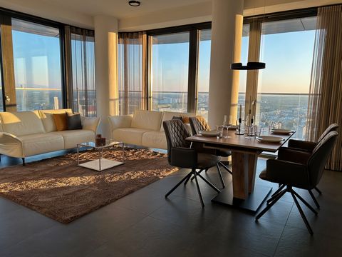 Die ansprechenden Immobilie liegt im 33. OG des luxuriösen Grand Towers. Die Wohnung, die durch eine luxuriöse Innenausstattung besticht, kann sofort bezogen werden. Das Objekt besteht aus drei attraktiven Zimmern, einem Master-Badezimmer, sowie eine...