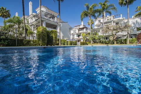 Located in Nueva Andalucía. OPPORTUNITY NEXT TO PUERTO BANUS IN ONE OF THE MOST DEMANDED URBANIZATIONS Excellent apartment, just a few minutes from Puerto Banus and the beach, in one of the most sought-after urbanizations, close to supermarkets, rest...