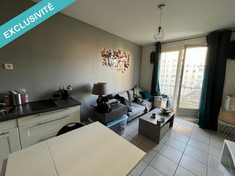 Belle opportunité à 2 min à pied de la Place Bellevue, découvrez cet appartement de 32 m2 Carrez vendu avec un garage et une cave. En excellent état et très fonctionnel il se compose d'une cuisine meublée ouverte sur le coin salon/salle à manger (17m...