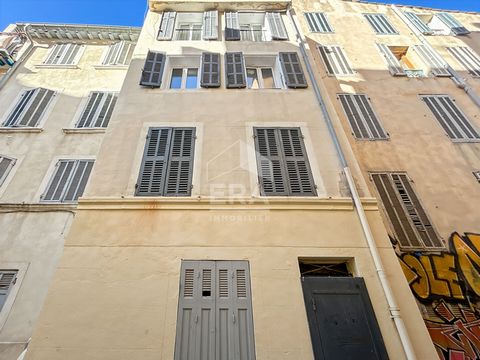 Votre AGENCE ERA IMMO DU PARC vous propose cet immeuble Situé au coeur du pittoresque quartier du Panier à Marseille, cet immeuble offre une opportunité d'investissement Avec ses 189m² au sol, entièrement rénové, cet immeuble se compose de cinq appar...