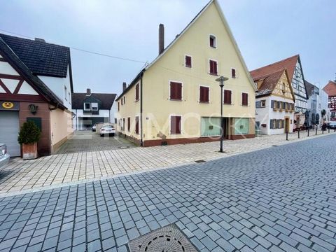 Historic townhouse with great potential in a central location of Hilpoltstein's old town This listed 19th century townhouse (built circa 1800) offers a unique opportunity to invest in a property with historic charm and great potential. Located in a c...