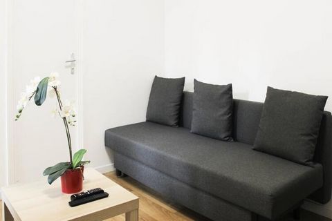 Magnifique studio de 20 mètres carrés situé dans le 10ème arrondissement de Paris. ArrayPouvant accueillir confortablement 4 personnes, il est idéal pour des vacances en famille ou entre amis. Passez un bon séjour ! Situé au 1er étage avec ascenseur,...