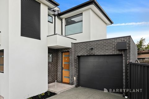 This beautifully constructed 2-bedroom townhome boasts quality finishes and smart interior design, perfect for modern living. As you step inside, you're greeted by a light-filled open study, ideal for working from home or as a cozy reading nook. The ...