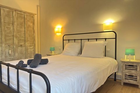 Enjoy a spacious 80 m² apartment in the heart of Sérignan, perfect for up to 6 guests. This fully air-conditioned holiday home offers a comfortable and family-friendly stay just 10 minutes from the beaches of Valras. With a private terrace and modern...