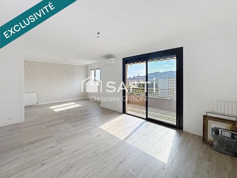 T4 transformé en T3 95 m2, aperçu mer.