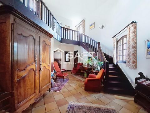Belle maison familiale avec piscine et grand terrain à Chancelade