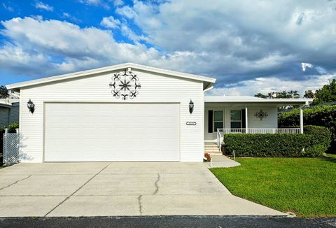 EEN ZELDZAME KANS OM DIT MODEL VOOR DEZE PRIJS TE VINDEN. EIGENAREN PROFITEREN VAN EEN KANS EN PRIJZEN BUITEN DE STAAT OM TE VERKOPEN. Deze vinkt alle vakjes aan - GROOTTE, PLATTEGROND, STAAT, VOORZIENINGEN EN LOCATIE. Deze Palm Harbor uit 2004 had e...