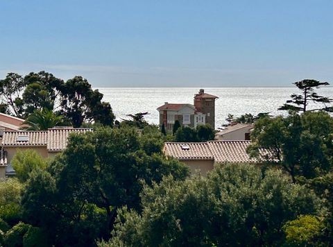 A VENDRE : Appartement T2 35m2 VUE MER - SAINT AYGULF - 83370