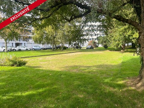 Appartement rénové - 80m2 - lumineux, confortable avec vue dégagée - parking, garage, cave et balcon