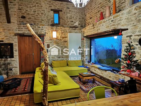 CHARMANTE MAISON EN PIERRE 5 CHAMBRES + DEPENDANCE ET PISCINE A 30 KMS DE NIORT
