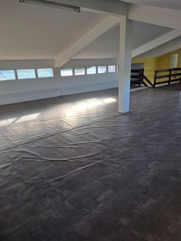 Bureaux 5 pièces avec mezzanine 50 m², vue mer