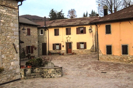 SOLD Charming village home facing the courtyard of the Castle of Frassinoro, once belonging to the Countess Matilda of Canossa, the first woman of power in medieval times. SOLD The two-storey home comprises lounge, kitchen and a cellar on the ground ...