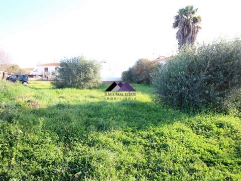 Plot of Urban Land with 94.10m2 in a fantastic urbanization in Altura. Excellent location in Altura and just 1km from the beach. You Have the Project... We Have the Plot! Learn more and better with us.