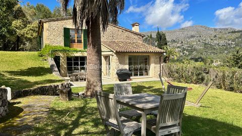 Refurbished country house with rental license and picturesque garden in Pollensa This outstanding country home was totally refurbished in the year 2009, and is set in an idyllic and slightly elevated location in the Vall de March in a very quiet area...
