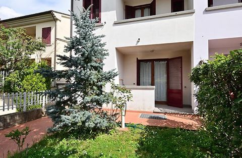 Introduction Portion of a nicely finished semi-detached house with beautiful views of the old part of the village of Castiglion Fiorentino. Type: Residential Square Meters: 200 Rooms: 8 Energy Class: F Heating system: independent Price: 260.000 € Inf...
