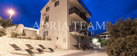 Apartment house for sale with beautiful sea view. The house has a total of 327 m2 according to the act decision on the completed condition. It consists of basement, ground floor, first floor and attic. There are a total of 7 separate, furnished apart...