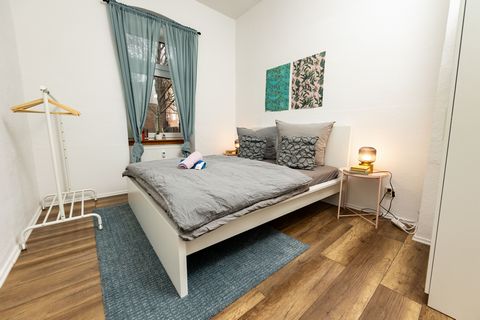 This cosy Altbau-apartment has been newly renovated and is in a well-connected location in Erfurt. There is free parking in the street and tram/bus stops are within walking distance. The flat has two bright bedrooms, a large living room with flat scr...