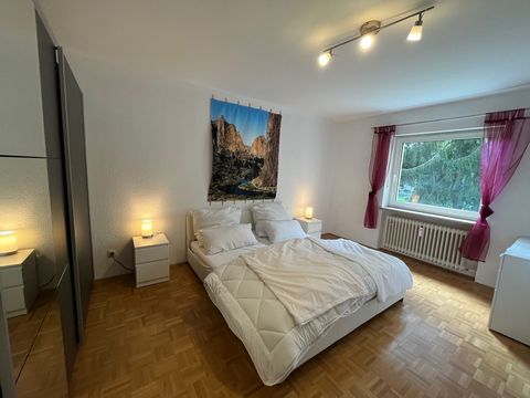 Welcome to your new home in Regensburg. This flat with bedroom, spacious living room with working area, kitchen with dining area, bathroom, corridor and balcony is located centrally just north of the old town. The location is ideal for both living an...