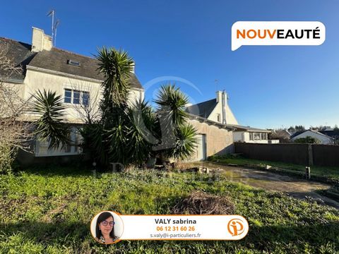 To discover, semi-detached house located in a quiet and pleasant area, offering a sea view from the first floor. Built on 400 m2 of land with a pretty garden facing south and west, this bright house has on the ground floor, a spacious living room, as...