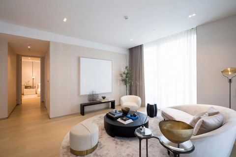 The Strand Thong Lor is SUPER LUXURY CLASS which is developed by One Six Development where is located closed to BTS Thong Lor 30 meters. Sale Fully Fitted. 3 Bedrooms, 3 Bathrooms, Floor: 29, Usable area: 185 Sqm. Project Information: – Construction ...