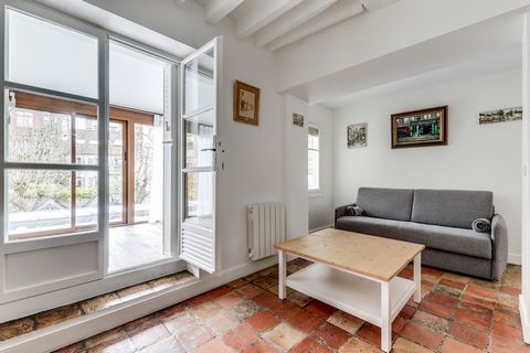 The prices may vary during June, July, and August 2024 as well as during the Olympics. We will provide you with the rates once your request has been made. This 45m2 one-bedroom furnished rental is located in the heart of Montmartre on the famous Plac...