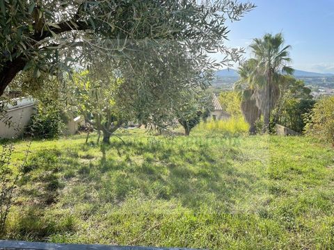 Urban plot for sale in Vulpellac, with spectacular views, especially at sunset, quiet area. PLOT OF 626 M2. We look forward to your visit. #ref:SÒL_119