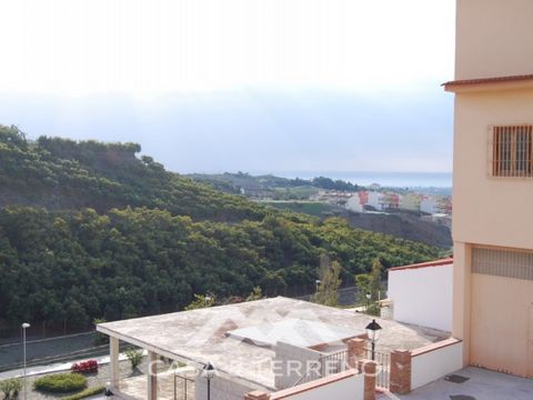 Urban building plot of 800m2 on the edge of Velez Malaga with far reaching views towards the mountains and the Mediterranean Sea. #ref:10076