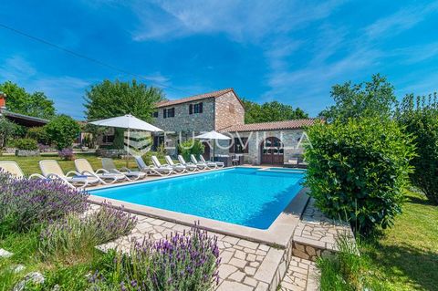 We are selling a beautiful autochthonous Istrian house, completely renovated in 2014, located in Žminj, the center of the Istrian peninsula. This house tells a 300-year-old story with its distinctive Istrian stone walls, inside which there is a beaut...