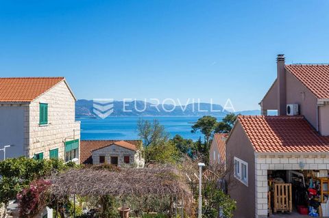 Korčula, Lumbarda, beautiful stone house in an elevated position with a view of the sea. It has a built-up ground floor, covered with hand-hewn stone. The ground floor has a gross floor area of 153 m2 and consists of three bedrooms, three bathrooms, ...