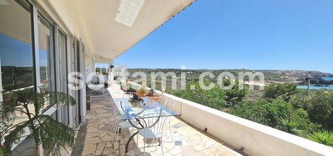 Excellent detached villa with two bedrooms plus one extra made, with sea view, just ten minutes from Vila do Bispo! Unique opportunity to live in a house just within five minutes walk from the beach with a wonderful view over the sea and the beach. T...