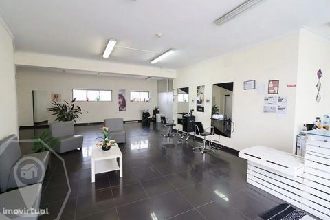Hairdresser in Fermentelos with Good Clientele, all Equipped, Furnished, Showcase and Well Located. Book your visit now! IMO/STOP - A Stop, for those who want to home...